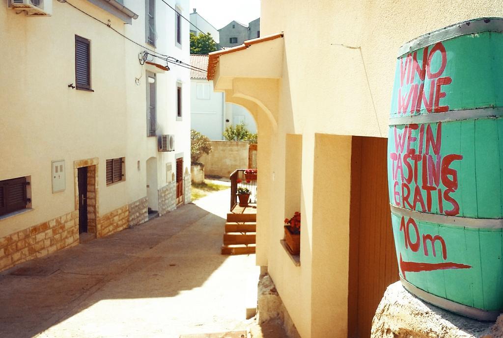Gospoja Park & Beach Apartment Vrbnik Exterior foto